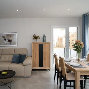 Apartment Aac - Con Terraza, Muy Amplio, Totalmente Equipado, Cerca Del Centro Y Nuevo!, Malaga